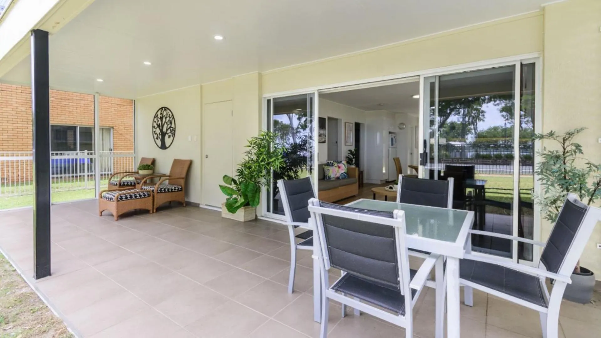 Bongaree Ground Floor Air Conditioned, Fabulous Waterviews Overlooking Pumicestone Passage אוסטרליה