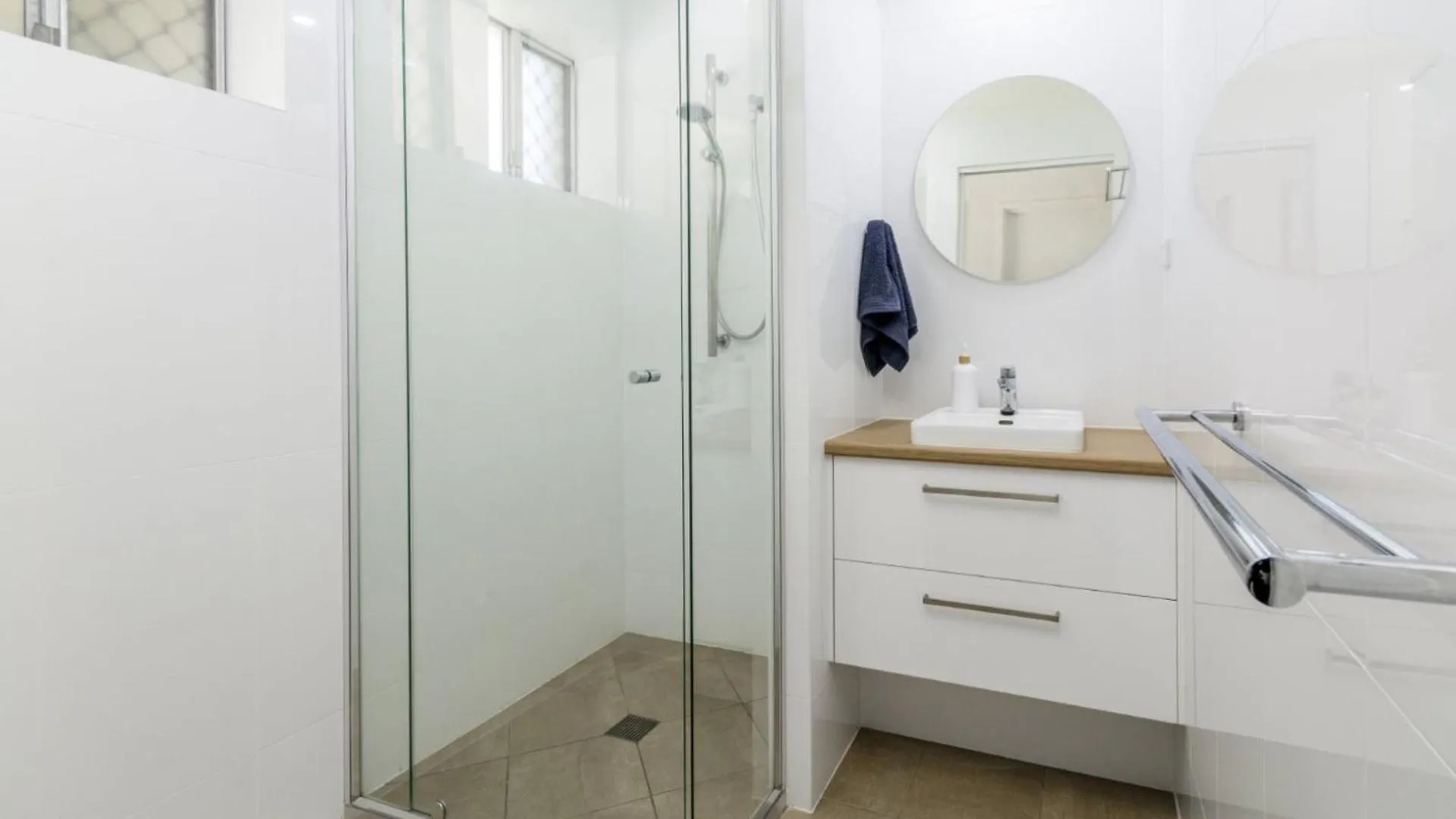 Bongaree Ground Floor Air Conditioned, Fabulous Waterviews Overlooking Pumicestone Passage בית נופש
