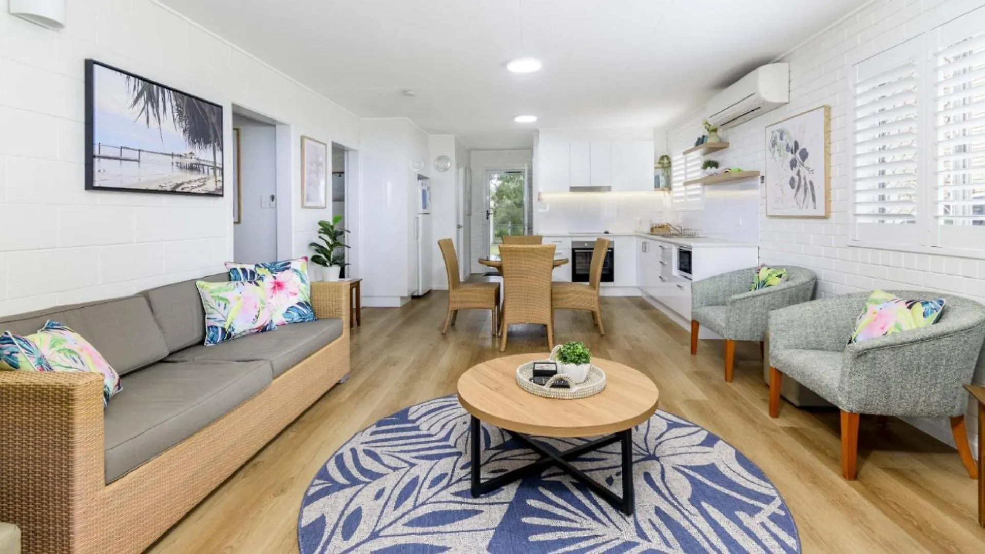 Bongaree Ground Floor Air Conditioned, Fabulous Waterviews Overlooking Pumicestone Passage